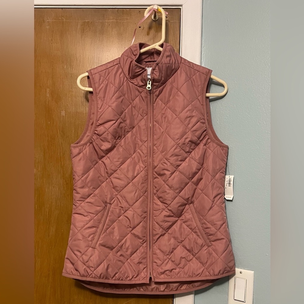 Brand new with tags! Old Navy mauve pink vest, perfect for layerings! Size small